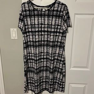 ✨2 for $10✨George Black and white midi/maxi dress